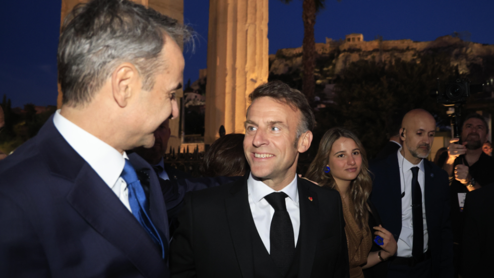 Η ιστορία της ρήτρας αμοιβαίας συνδρομής πέρα από τους κυβερνητικούς πανηγυρισμούς
